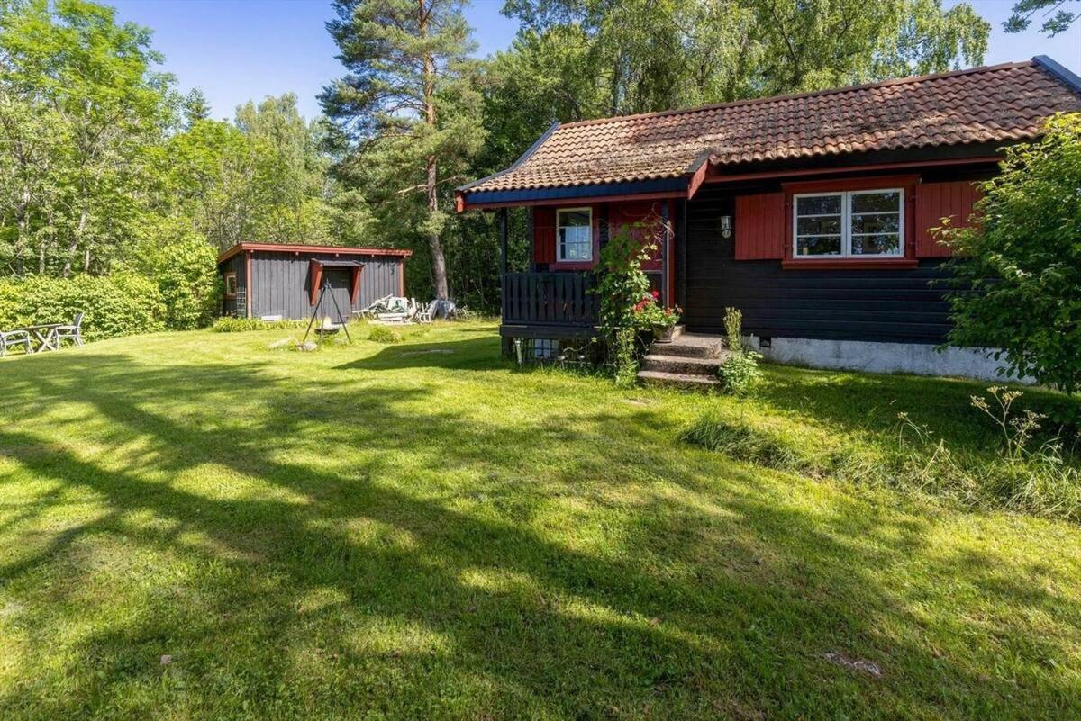 Holiday home Koselig Pa Eget Tun Med Varmtvanns Utedusj As