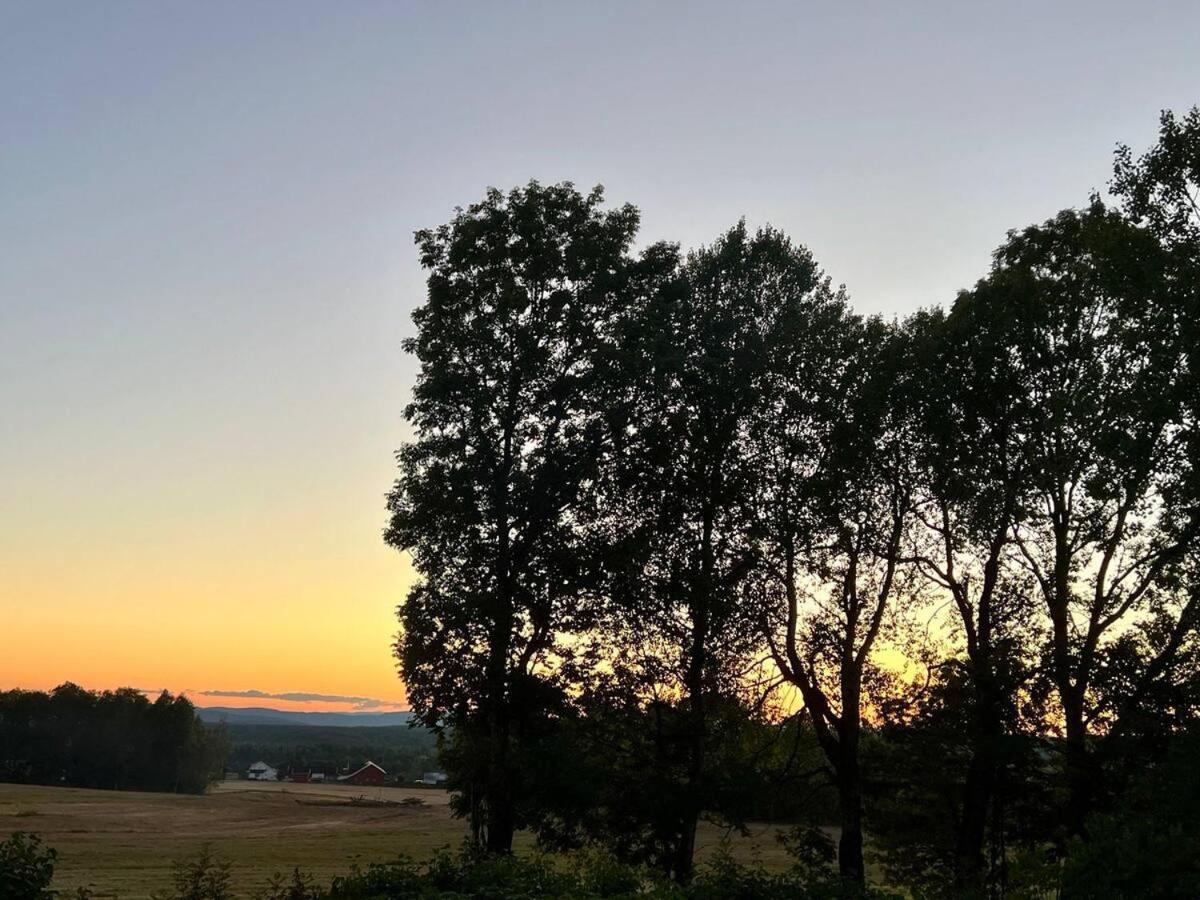 Holiday home Koselig Pa Eget Tun Med Varmtvanns Utedusj *