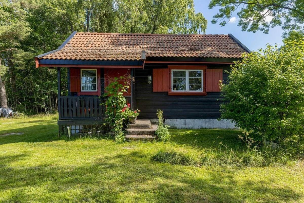 Koselig Pa Eget Tun Med Varmtvanns Utedusj * As