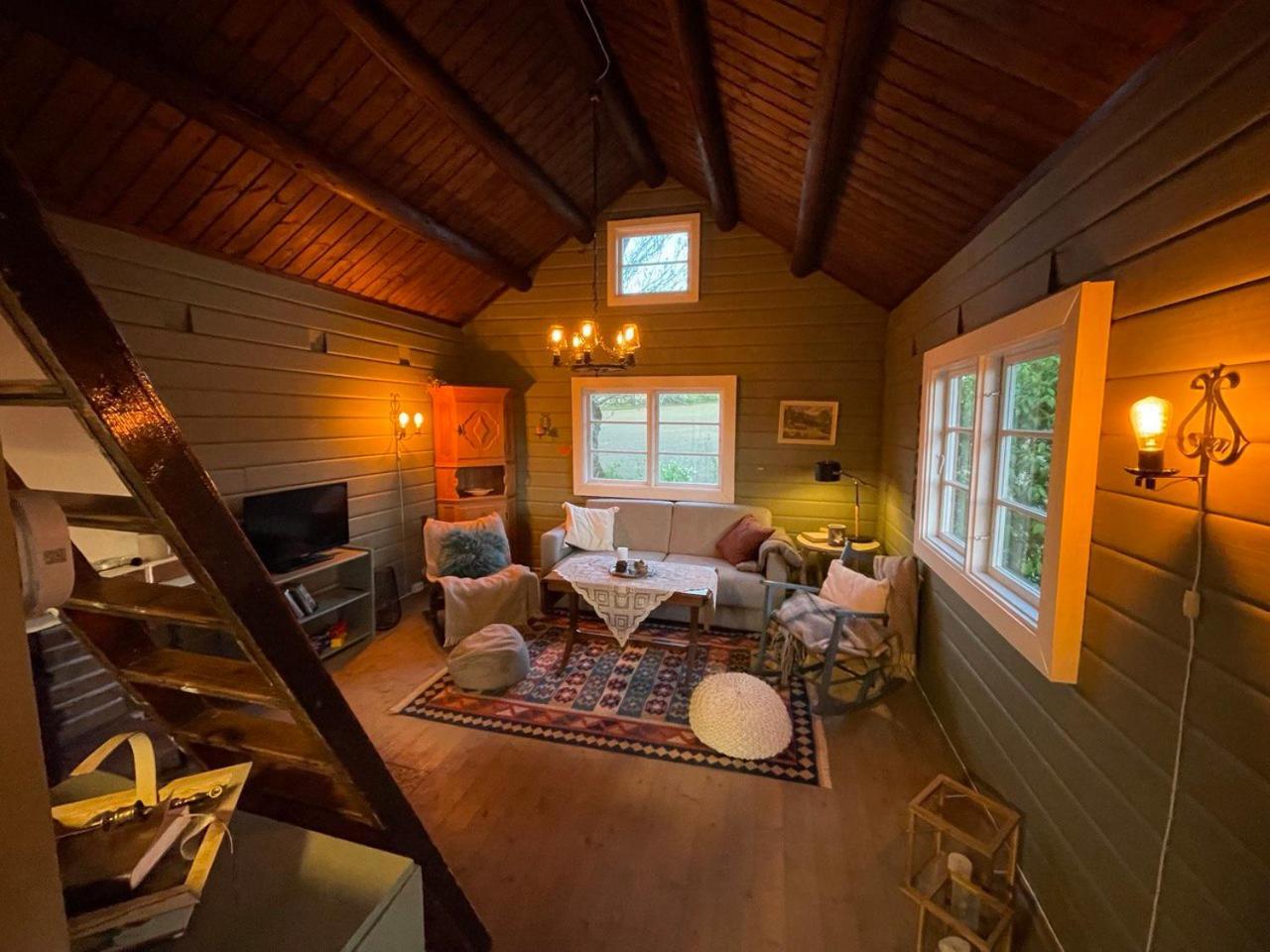 Holiday home Koselig Pa Eget Tun Med Varmtvanns Utedusj *
